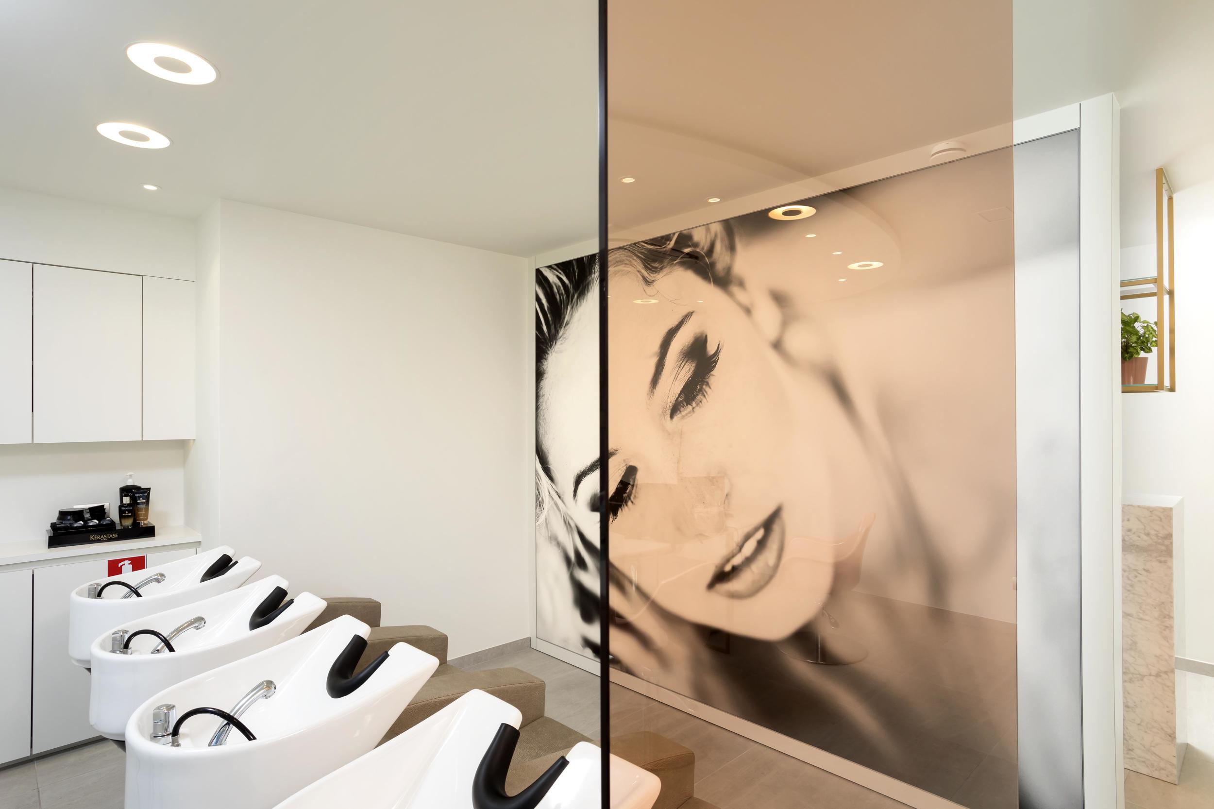 Hairroom N°10 Lichtaart - kapsaloninrichting PAC interiors
