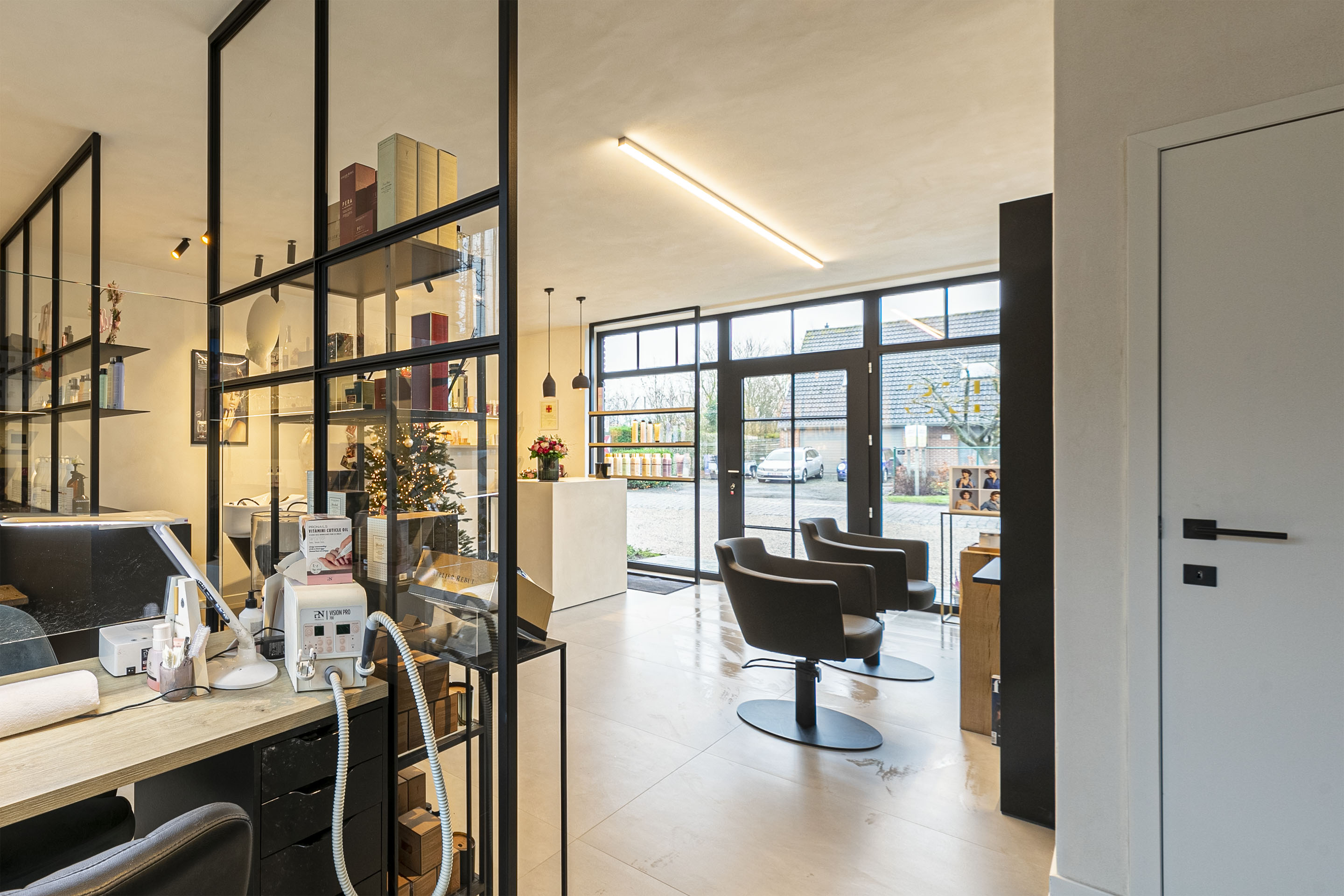 Jul's Hair & More Middelburg Kapsaloninrichting PAC interiors