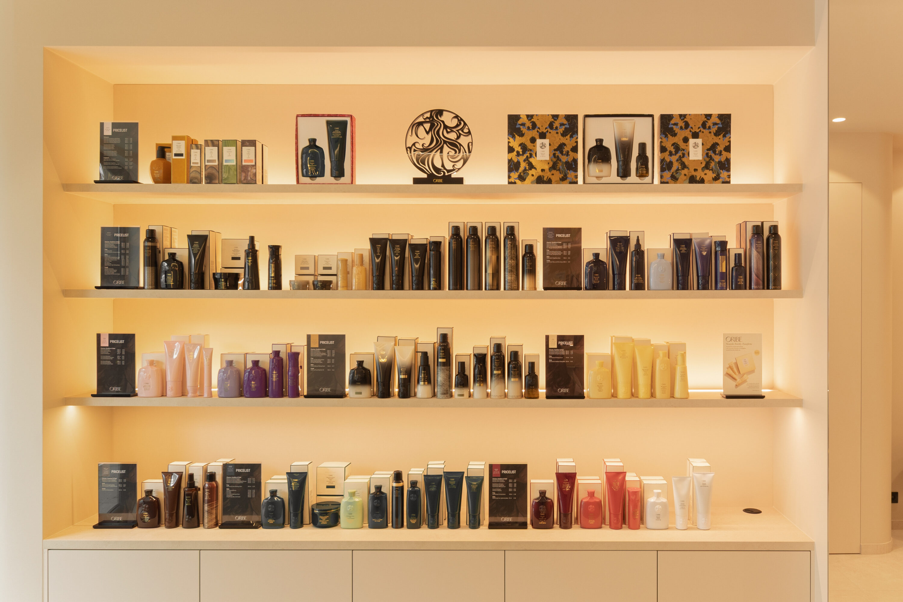 must-hair Brasschaat - kapsaloninrichting PAC interiors