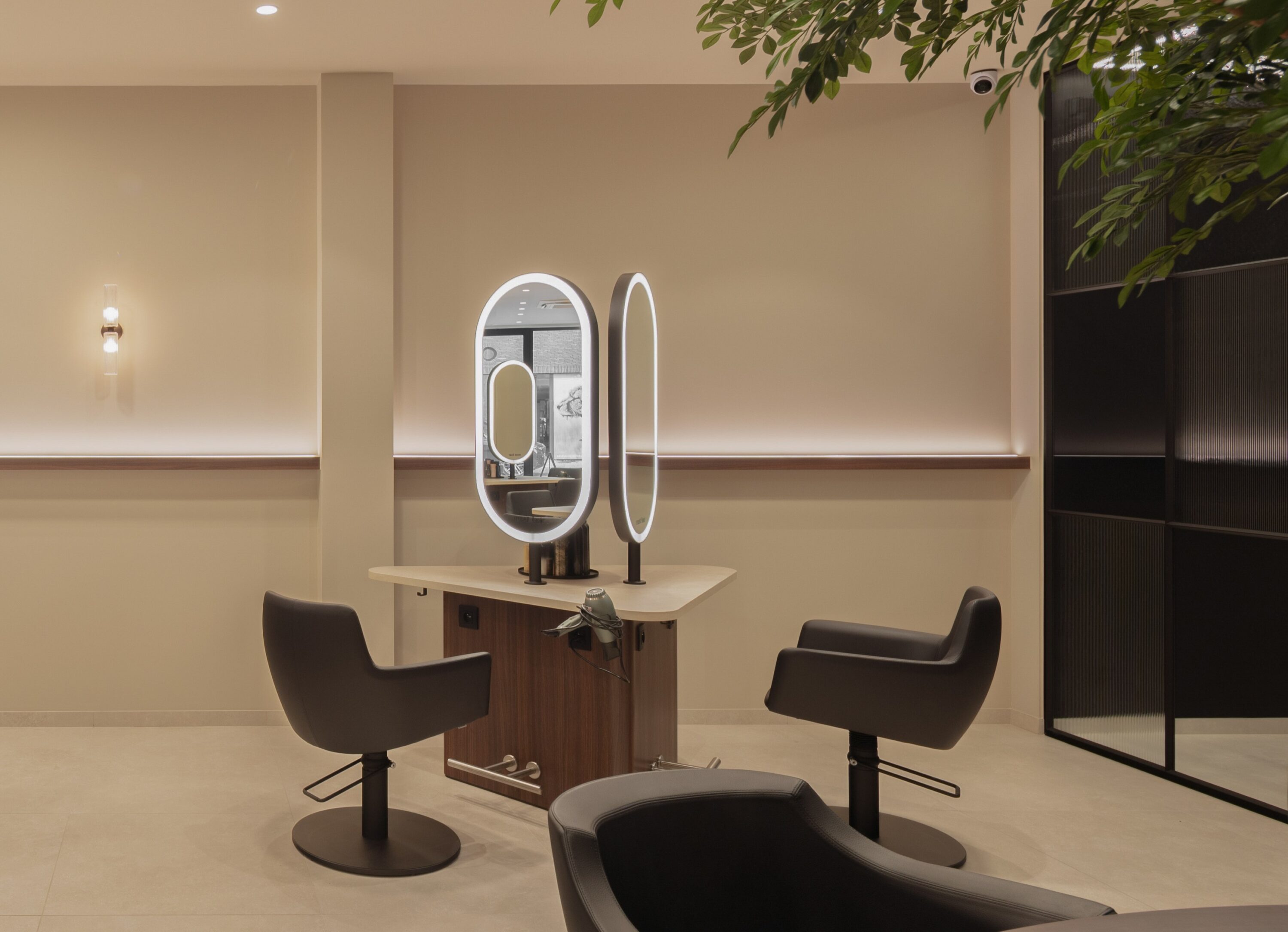must-hair Brasschaat - kapsaloninrichting PAC interiors