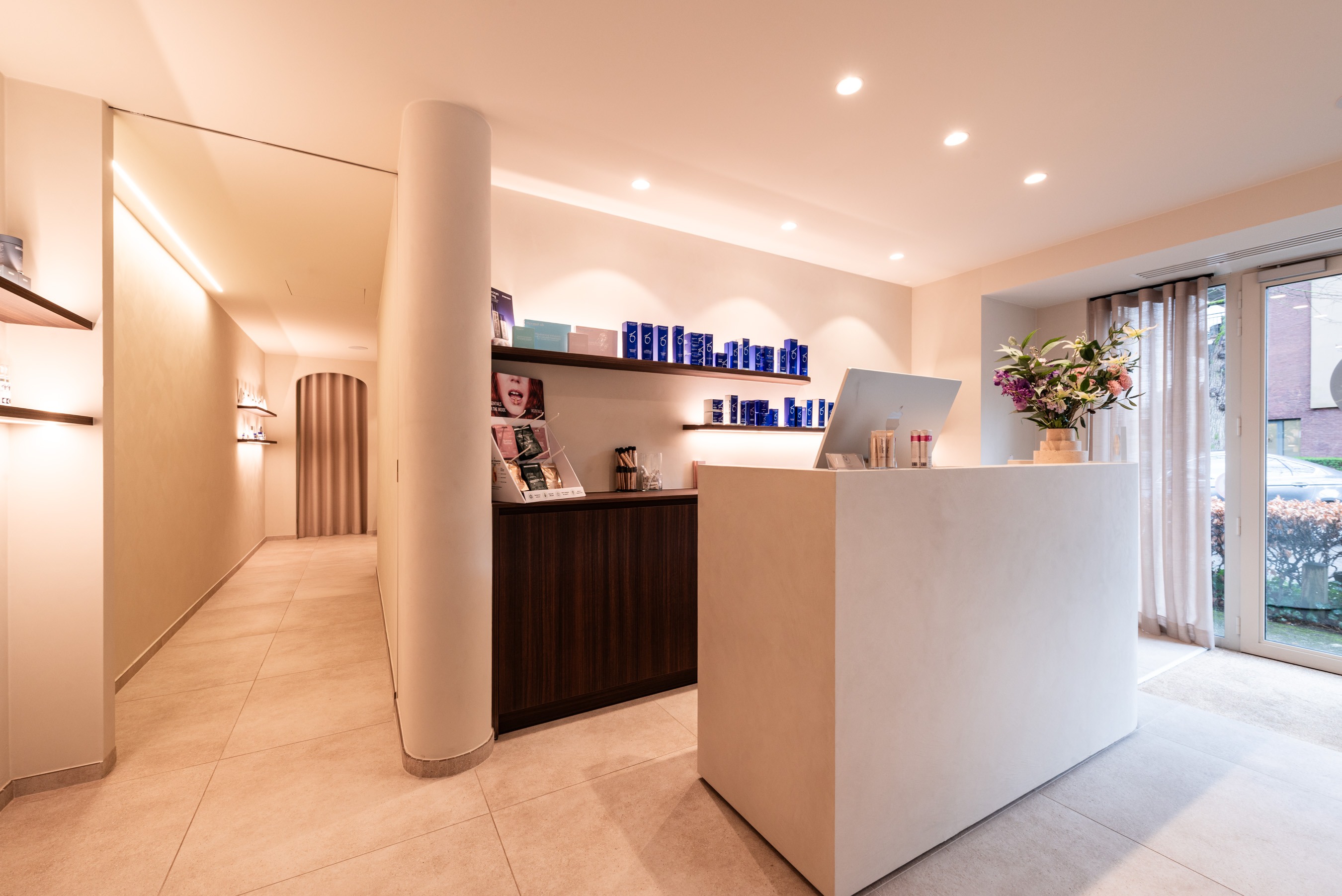 Velvel Beauty Brasschaat - Beautysaloninrichting PAC interiors