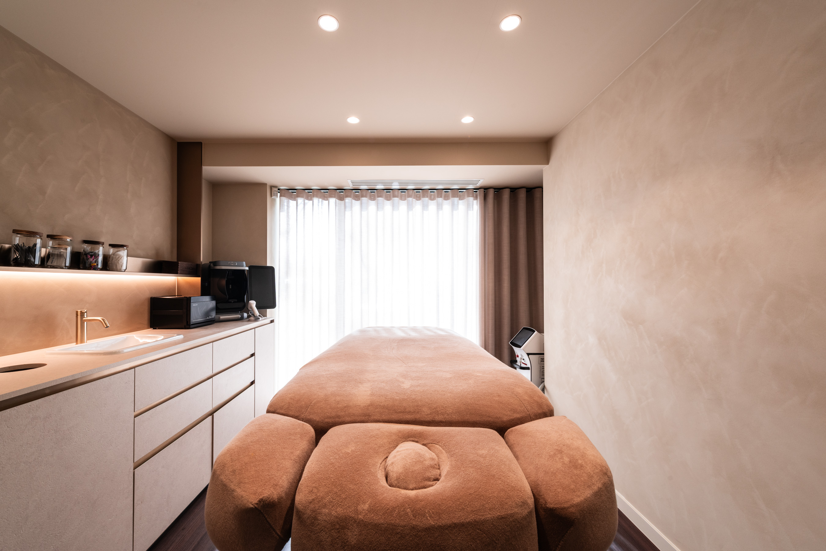 Velvel Beauty Brasschaat - Beautysaloninrichting PAC interiors